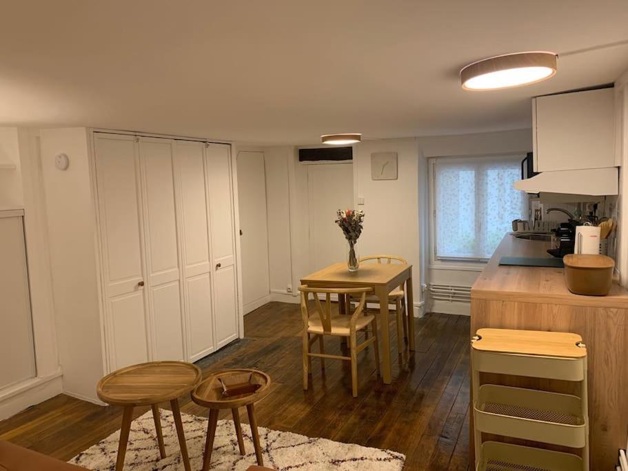 Cosy Flat Close To Montmarte, Ideal For 2 Pers Appartement Parijs